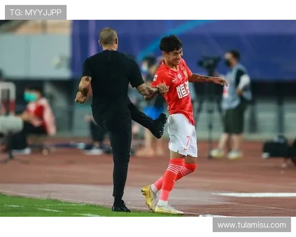 卡纳瓦罗曾评价韦世豪为爱将：他喜欢与教练争辩但我愿为他担当