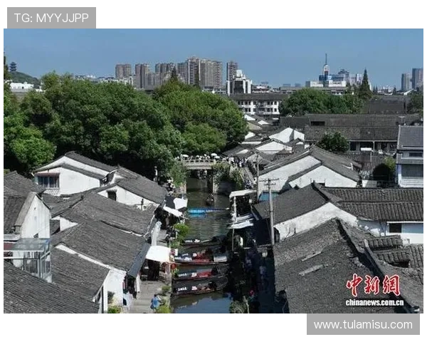 乌篷船马拉松激情开赛水乡古城上演东方威尼斯别样风情 乌篷船马拉松激情开赛水乡古城上演东方威尼斯别样风情