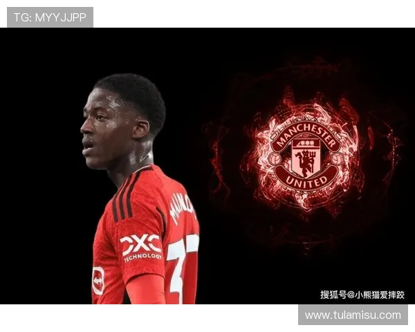 舒梅切尔赛后与拉门斯拥抱祝贺曼联双红会胜利庆祝时刻