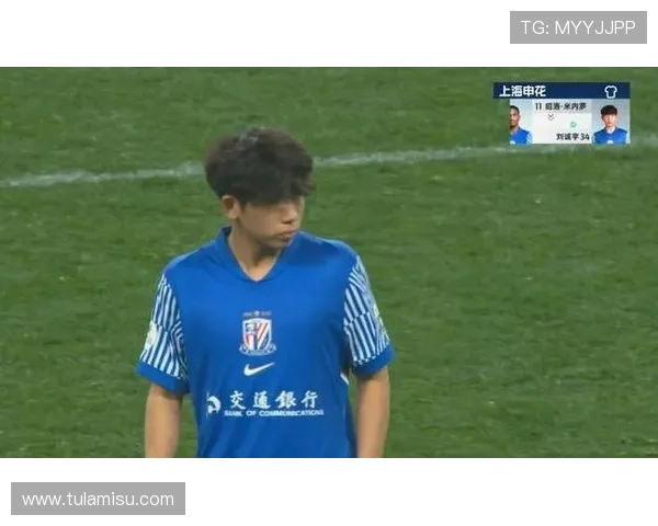 刘诚宇主动让球 阿苏埃近距离推射遭门将神奇扑救